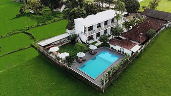 Pondok Tetebatu Cottages and Cafe