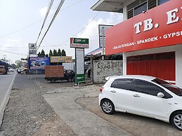 SPOT ON 94177 Dian Asih Rooms