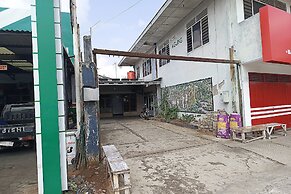 SPOT ON 94177 Dian Asih Rooms