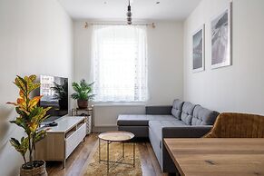 RentPlanet - Apartament Nowowiejska