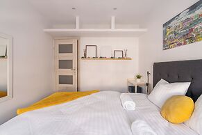 RentPlanet - Apartament Nowowiejska