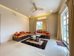 CosmicStays Lilac Villa Luxury Villa