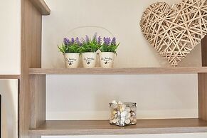 Host Stay Butterfly Lodge