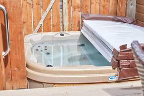 Host Stay Yolo Lodge