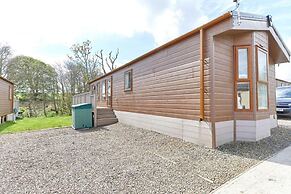 Host Stay Yolo Lodge