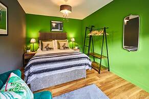 Host Stay Forest Green Lodge