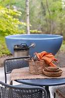 Cabin in the Woods With hot tub
