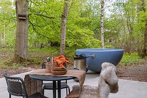 Cabin in the Woods With hot tub
