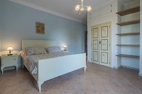 Casa Renato Apartments With Pool, Monforte D' Alba