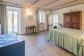 Casa Renato Apartments With Pool, Monforte D' Alba