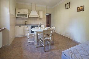 Casa Renato Apartments With Pool, Monforte D' Alba