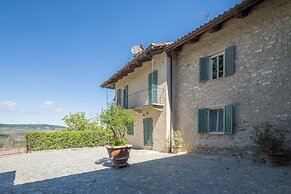 Casa Renato Apartments With Pool, Monforte D' Alba