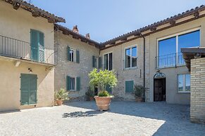Casa Renato Apartments With Pool, Monforte D' Alba