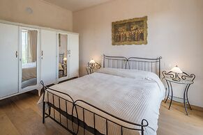 Casa Renato Apartments With Pool, Monforte D' Alba