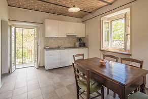Casa Renato Apartments With Pool, Monforte D' Alba