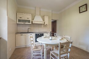 Casa Renato Apartments With Pool, Monforte D' Alba