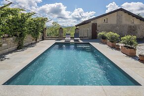 Casa Renato Apartments With Pool, Monforte D' Alba