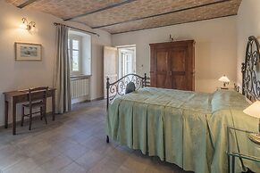 Casa Renato Apartments With Pool, Monforte D' Alba
