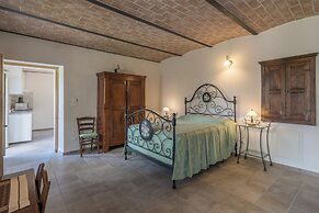 Casa Renato Apartments With Pool, Monforte D' Alba