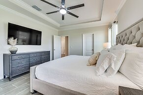 Relax, Play, Swim: Luxe Haines City Home w/ Lanai!