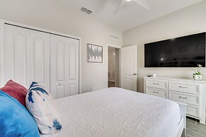 Relax, Play, Swim: Luxe Haines City Home w/ Lanai!