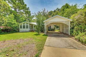 Charming Fairhope Home ~ 2 Mi to North Beach Park!