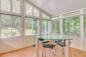 Charming Fairhope Home ~ 2 Mi to North Beach Park!