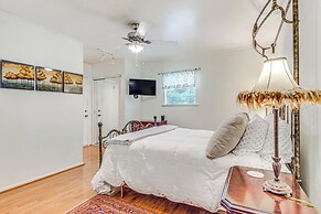 Charming Fairhope Home ~ 2 Mi to North Beach Park!