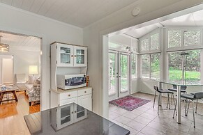 Charming Fairhope Home ~ 2 Mi to North Beach Park!