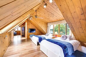 Spacious Osage Beach Home w/ Panoramic Lake Views