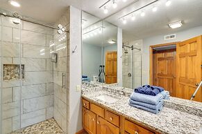 Spacious Osage Beach Home w/ Panoramic Lake Views