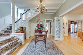 Central Boise Mansion Close to Dtwn, River & Bsu!