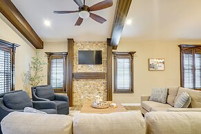 Unique El Paso Home w/ Patio ~ 1 Mi to The Shoppes