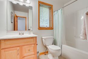 'peeking Pines' A-frame Cabin in Bryce Resort!