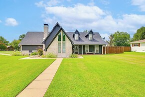 Fire Pit + Sauna: Spacious Lake Texoma Retreat!