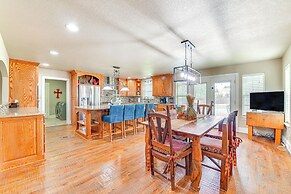 Fire Pit + Sauna: Spacious Lake Texoma Retreat!