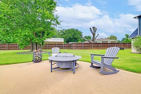 Fire Pit + Sauna: Spacious Lake Texoma Retreat!