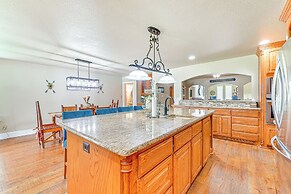 Fire Pit + Sauna: Spacious Lake Texoma Retreat!