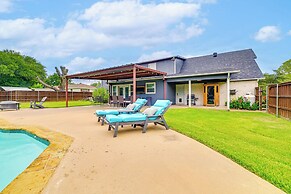 Fire Pit + Sauna: Spacious Lake Texoma Retreat!
