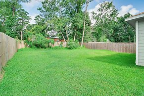 Montgomery Cottage w/ Fenced Yard < 1 Mi to Lakes!