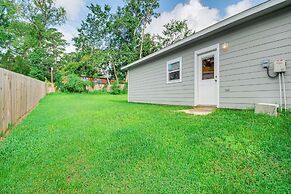 Montgomery Cottage w/ Fenced Yard < 1 Mi to Lakes!