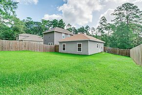 Montgomery Cottage w/ Fenced Yard < 1 Mi to Lakes!