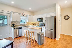 Montgomery Cottage w/ Fenced Yard < 1 Mi to Lakes!