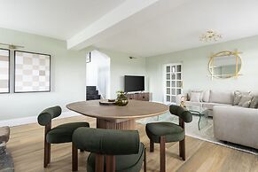 Host Stay Caedmons View