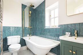 Host Stay Caedmons View