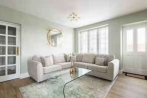 Host Stay Caedmons View