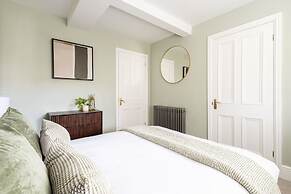 Host Stay Caedmons View