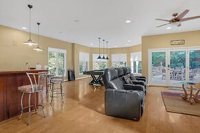 Luxurious Private Lakefront Paradise 5 Bedroom Home by RedAwning