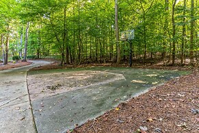 Luxurious Private Lakefront Paradise 5 Bedroom Home by RedAwning