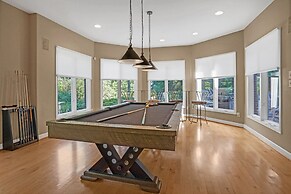 Luxurious Private Lakefront Paradise 5 Bedroom Home by RedAwning